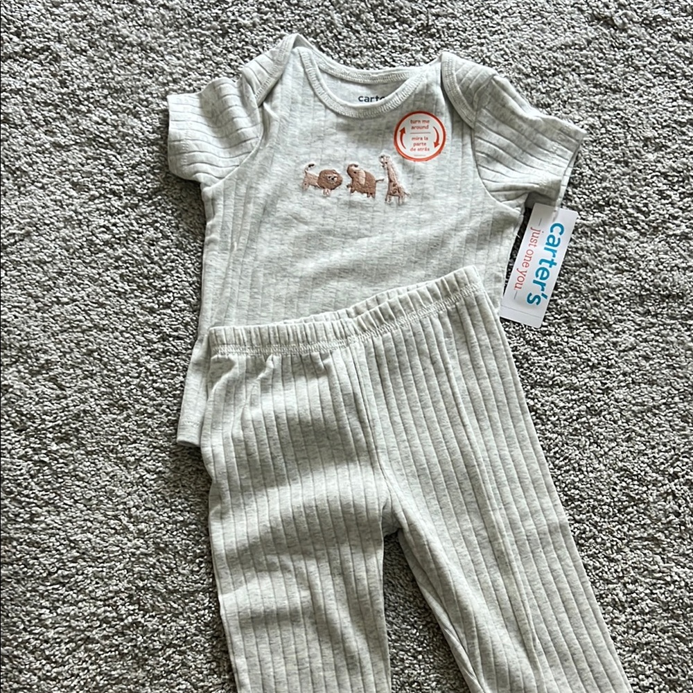 Carter's Light Gray Ribbed Baby Set with Animal Print -9 months